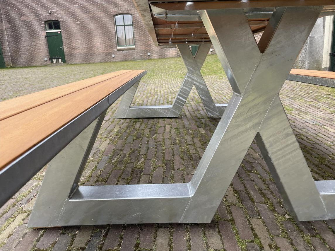 Picknicktafel Anker 3 nieuw gebouwd, hardhout, verzinkt