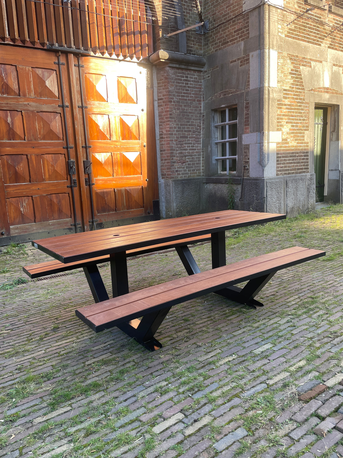 Anker 3 · 220 cm · hardhout · zwart gepoedercoat (showmodel)