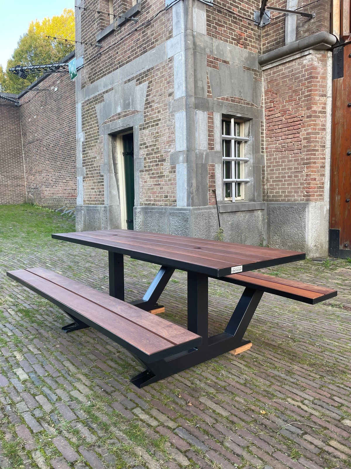 Anker 3 · 220 cm · hardhout · zwart gepoedercoat (showmodel)